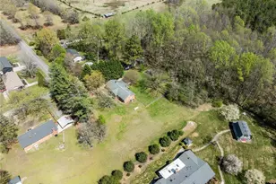 523 & 525 Carlann Valley Rd, McLeansville, NC 27301 - Photo 4