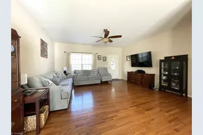 6715 Hockett Country Lane, Pleasant Garden, NC 27313 - Photo 4