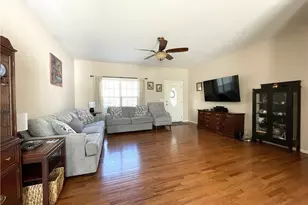 6715 Hockett Country Ln, Pleasant Garden, NC 27313 - Photo 4