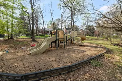 1811 W Friendly Avenue, Greensboro, NC 27403 - Photo 34