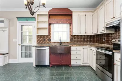 1543 Littlejohn Lane E, Burlington, NC 27217 - Photo 8