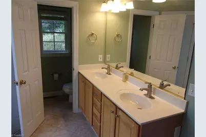 4423 Hunter Oaks Court, High Point, NC 27265 - Photo 20