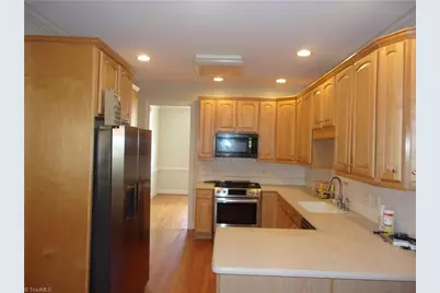 4423 Hunter Oaks Court, High Point, NC 27265 - Photo 6