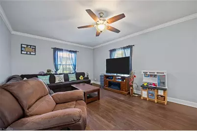 625 Flynn Street, Eden, NC 27288 - Photo 6