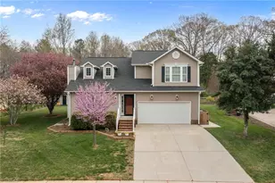 108 Holly Ridge Ln, Mebane, NC 27302 - Photo 2