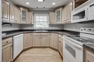 218 Barber St, Asheboro, NC 27203 - Photo 6