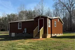 242 Matthews St, Stoneville, NC 27048 - Photo 6