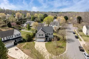 4002 Pepperbush Dr, Greensboro, NC 27405 - Photo 26