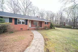 912 Forest Hill Dr, Greensboro, NC 27410 - Photo 4