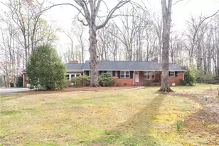 912 Forest Hill Dr, Greensboro, NC 27410 - Photo 1
