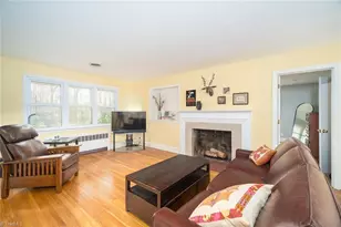 912 Forest Hill Dr, Greensboro, NC 27410 - Photo 10