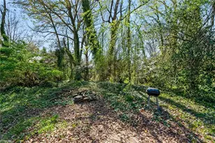 2211 S Hawthorne Rd, Winston-Salem, NC 27103 - Photo 36