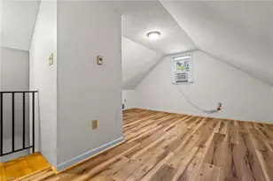 2211 S Hawthorne Rd, Winston-Salem, NC 27103 - Photo 30