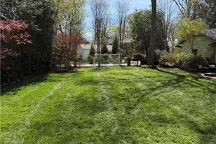 3300 Round Hill Rd, Greensboro, NC 27408 - Photo 6