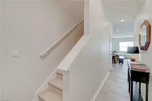 1166 Evelynnview Ln, Kernersville, NC 27284 - Photo 2