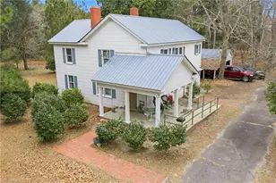 138 W Moore St, Norman, NC 27229 - Photo 4
