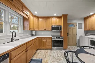 2235 Wilkins St, Burlington, NC 27217 - Photo 6