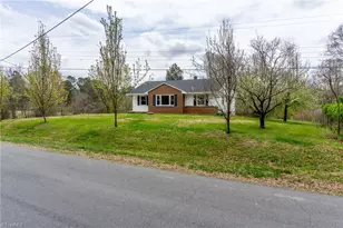 4232 Langden Dr, Winston-Salem, NC 27107 - Photo 4