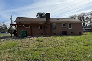 3025 Wellingford Dr, High Point, NC 27265 - Photo 2