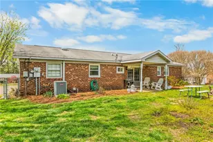 145 Kerner Knls Dr, Kernersville, NC 27284 - Photo 18