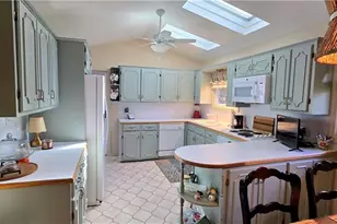 105 Mendenhall Rd, Jamestown, NC 27282 - Photo 2