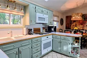 105 Mendenhall Rd, Jamestown, NC 27282 - Photo 4