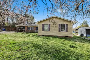 4240 Compton Dr, Winston-Salem, NC 27107 - Photo 2