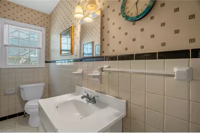 2008 Fernwood Drive, Greensboro, NC 27408 - Photo 24