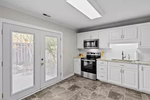 2 Apple Tree Ln, Greensboro, NC 27455 - Photo 14