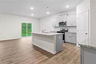 3002 Middle Creek Ln, Greensboro, NC 27405 - Photo 6