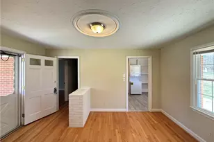 831 Delmonte Dr, Winston-Salem, NC 27106 - Photo 8