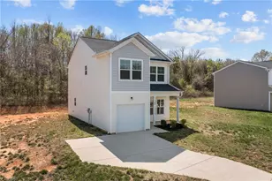 619 East St, Reidsville, NC 27320 - Photo 2