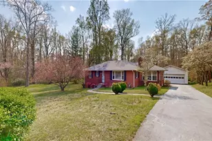 117 Hillcrest Rd, Thomasville, NC 27360 - Photo 2