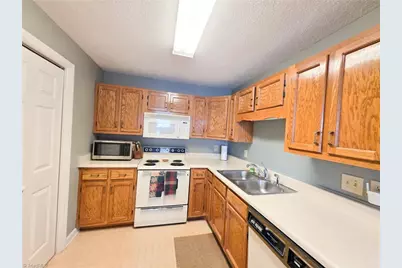 1008 W Northwood Street, Greensboro, NC 27408 - Photo 10