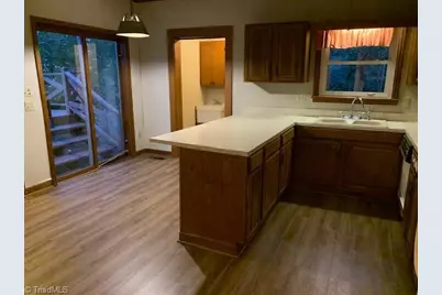 130 N Oakland Avenue, Eden, NC 27288 - Photo 6