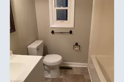 130 N Oakland Avenue, Eden, NC 27288 - Photo 10