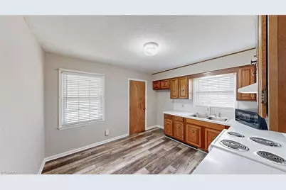 7307 Lansdowne Place, Thomasville, NC 27360 - Photo 12