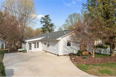 2501 Laramie Drive, Greensboro, NC 27406 - Photo 4