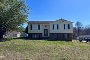 1233 Kentland Dr, King, NC 27021 - Photo 2