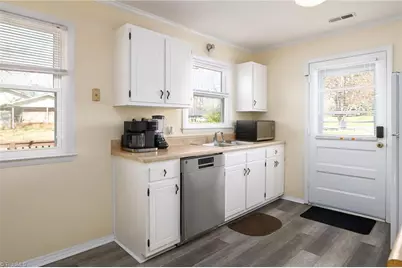 302 Mountainbrook Drive, King, NC 27021 - Photo 12