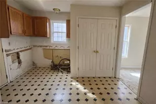 602 Julian St, Greensboro, NC 27406 - Photo 6