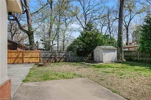 219 Rockspring Rd, High Point, NC 27262 - Photo 8