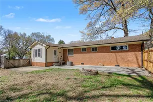 219 Rockspring Rd, High Point, NC 27262 - Photo 4