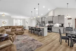 109 Red Maple Wy, King, NC 27021 - Photo 4