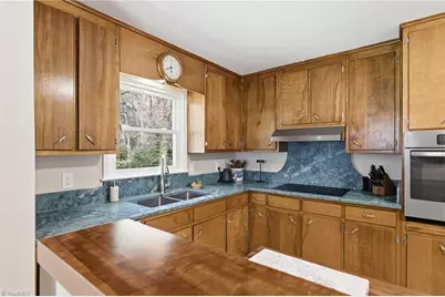 205 Frederick Road, Greensboro, NC 27455 - Photo 8