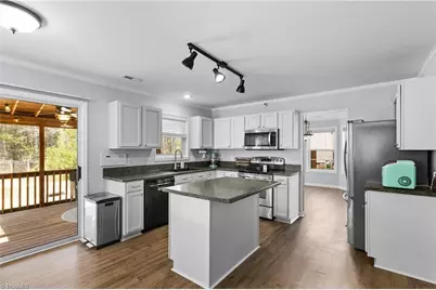 5460 Angel Oaks Drive, Winston-Salem, NC 27105 - Photo 10