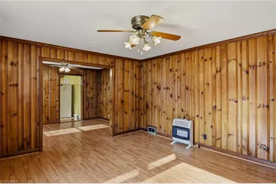 404 Meadowview Drive, Winston-Salem, NC 27107 - Photo 8