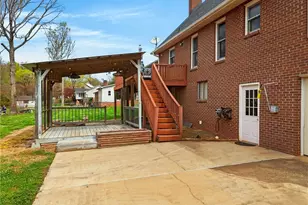 8388 Coachman Ln, Rural Hall, NC 27045 - Photo 32