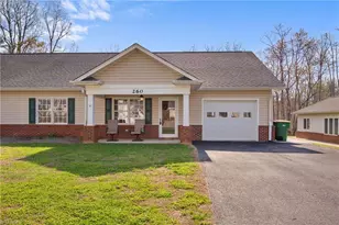 260 S Boyles St, Pilot Mountain, NC 27041 - Photo 2