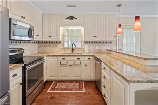 260 S Boyles St, Pilot Mountain, NC 27041 - Photo 10